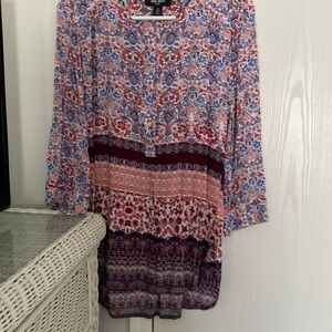 Nine West size M Tunic Beautiful colors